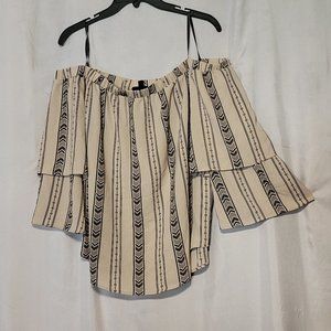 .mine brand Lg   off the shoulder ¾ length sleeve tan w/ blk design